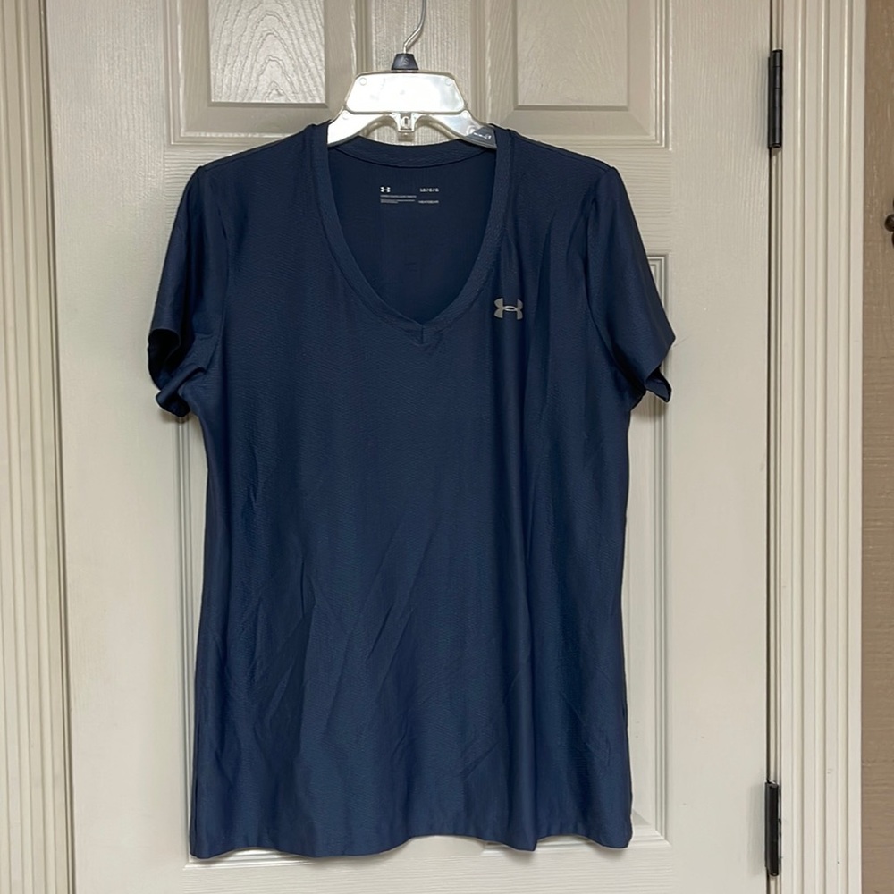 Under Armour Loose Heatgear women’s size large.